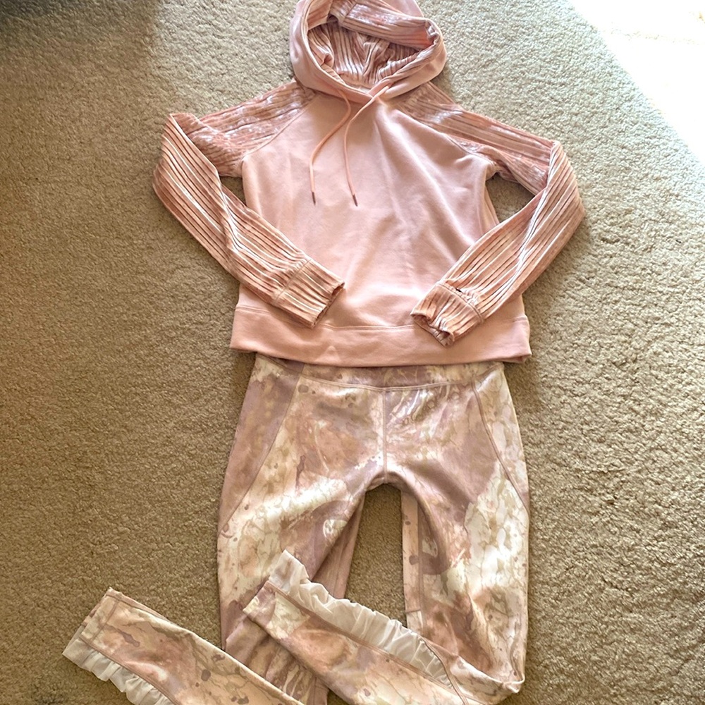 CALIA WORKOUT SET by Carrie Underwood